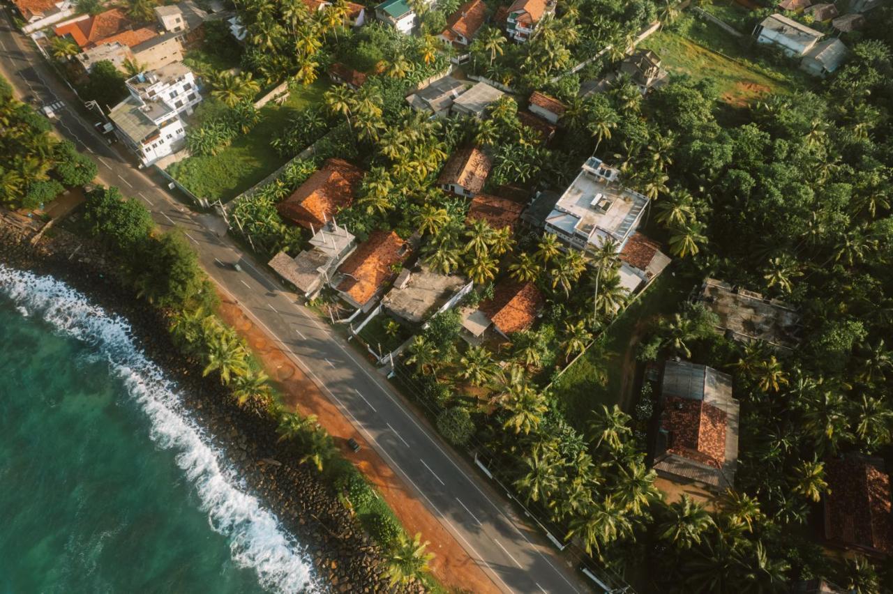 Plantation Surf Inn & Restaurant - Midigama Midigama East Exterior foto