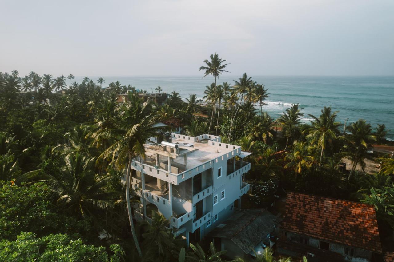 Plantation Surf Inn & Restaurant - Midigama Midigama East Exterior foto