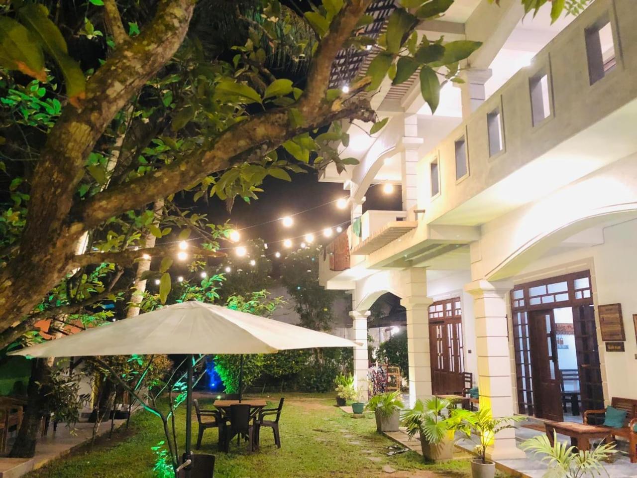 Plantation Surf Inn & Restaurant - Midigama Midigama East Exterior foto