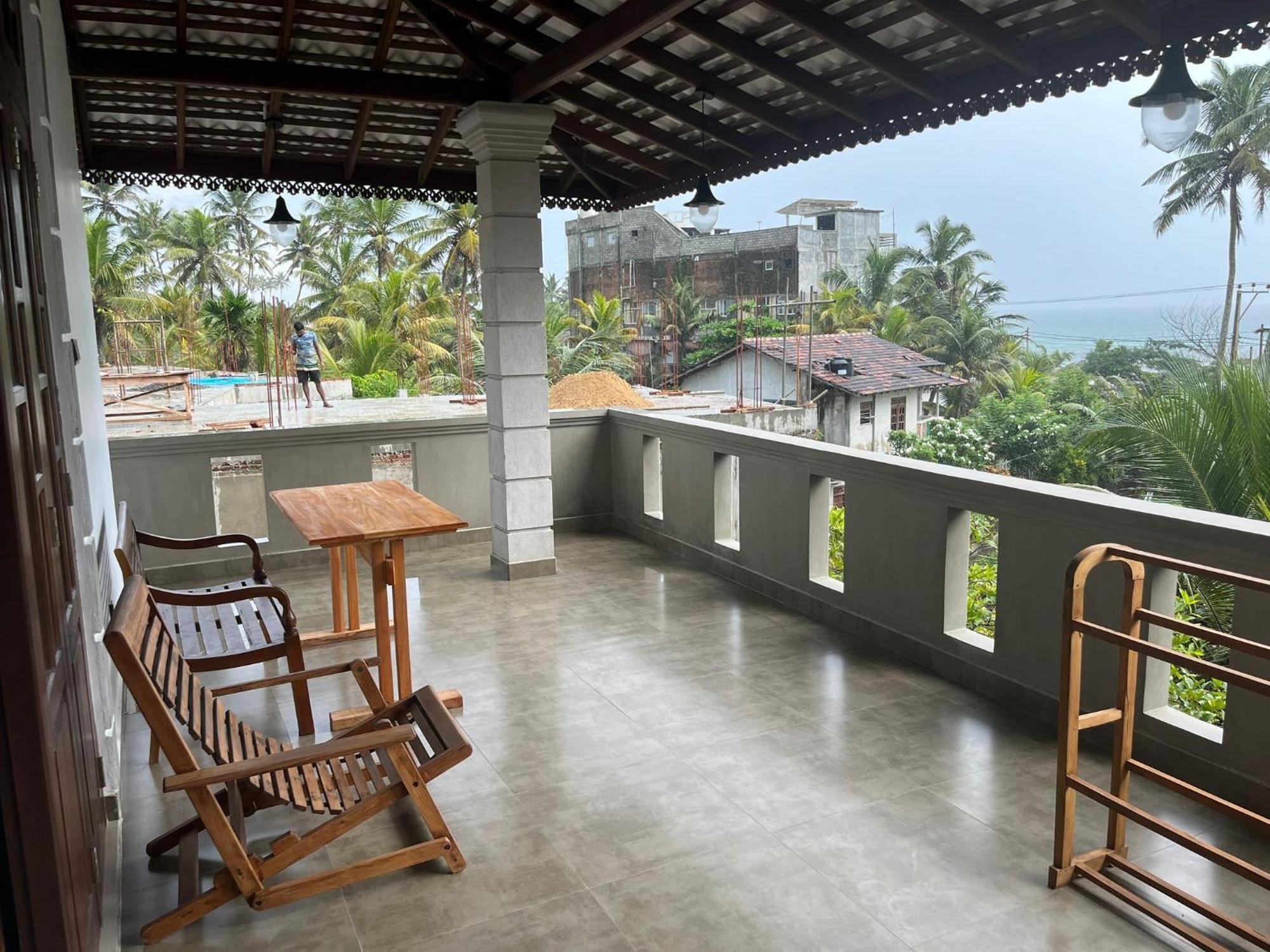 Plantation Surf Inn & Restaurant - Midigama Midigama East Exterior foto