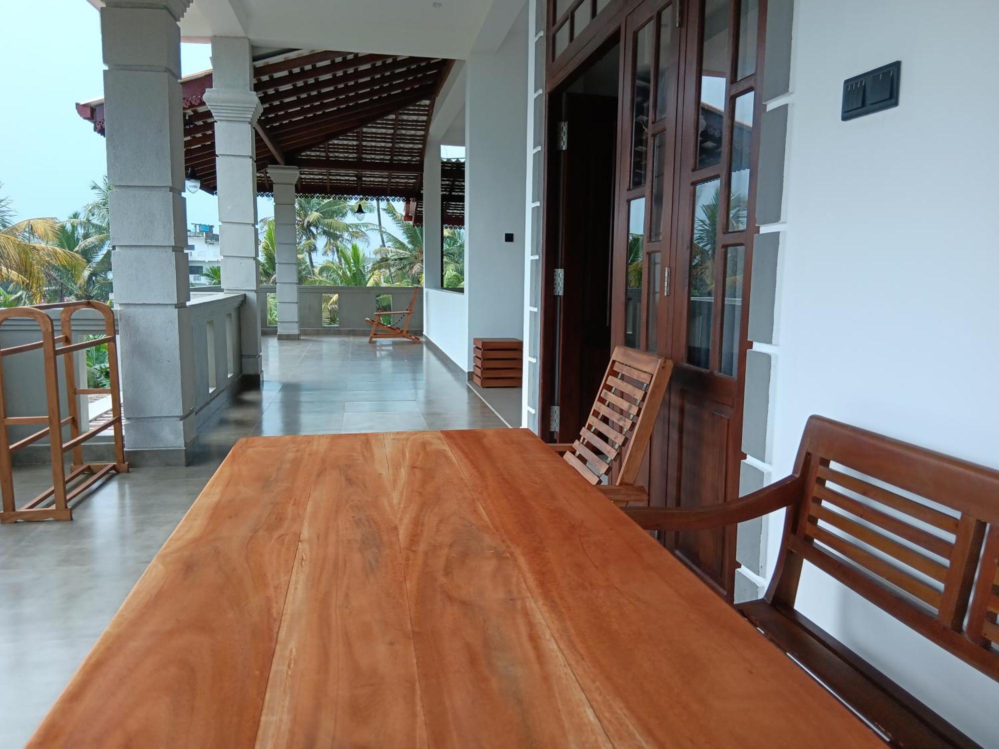 Plantation Surf Inn & Restaurant - Midigama Midigama East Exterior foto