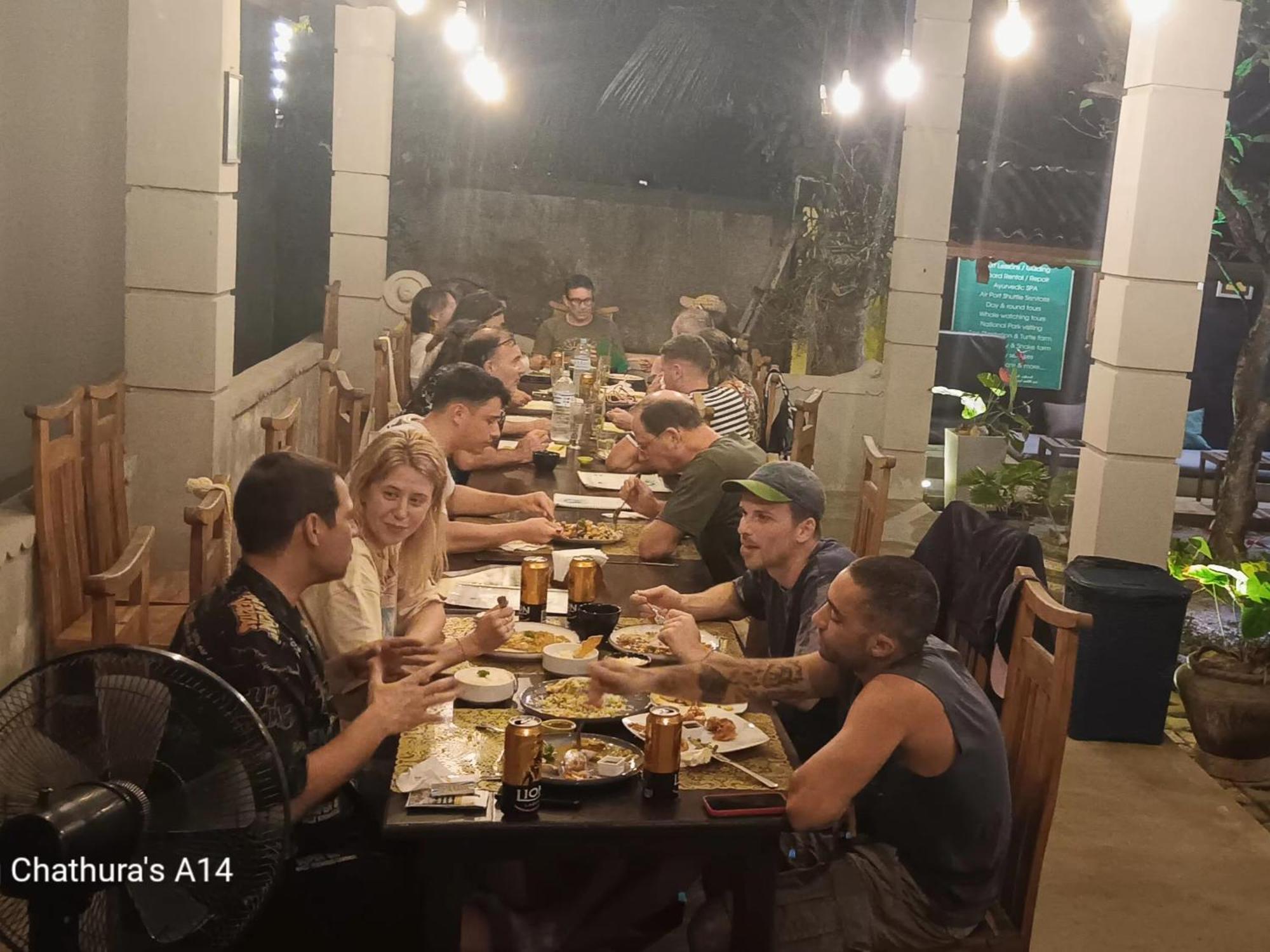 Plantation Surf Inn & Restaurant - Midigama Midigama East Exterior foto